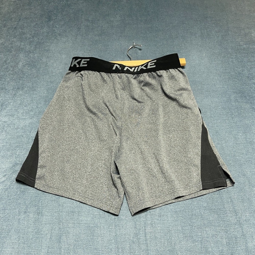 Nike Dri Fit Athletic Shorts Men Medium Gray Black Logo Elastic Waist Activewear